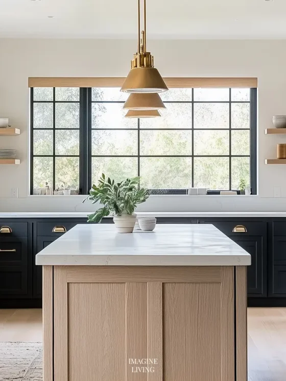 61+ Modern Farmhouse Kitchens Embracing Dark Cabinets with a Luxe Twist
